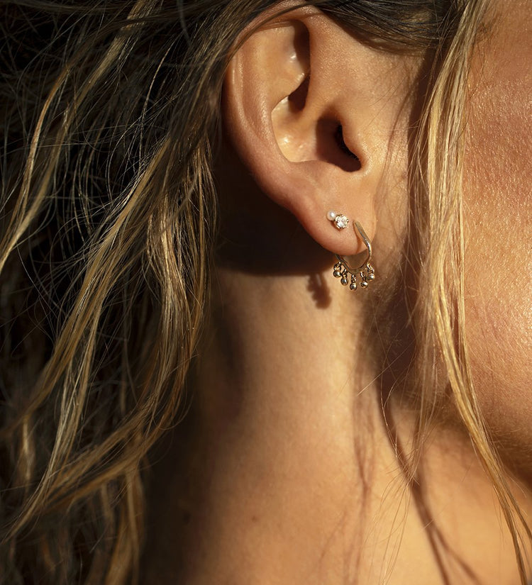 FIRST LIGHT STUDS (9K GOLD) - IMAGE 2