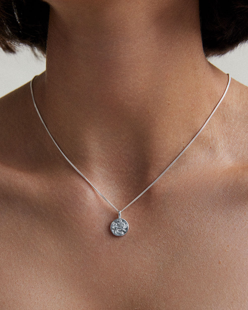 LEO PETITE ZODIAC NECKLACE (STERLING SILVER)