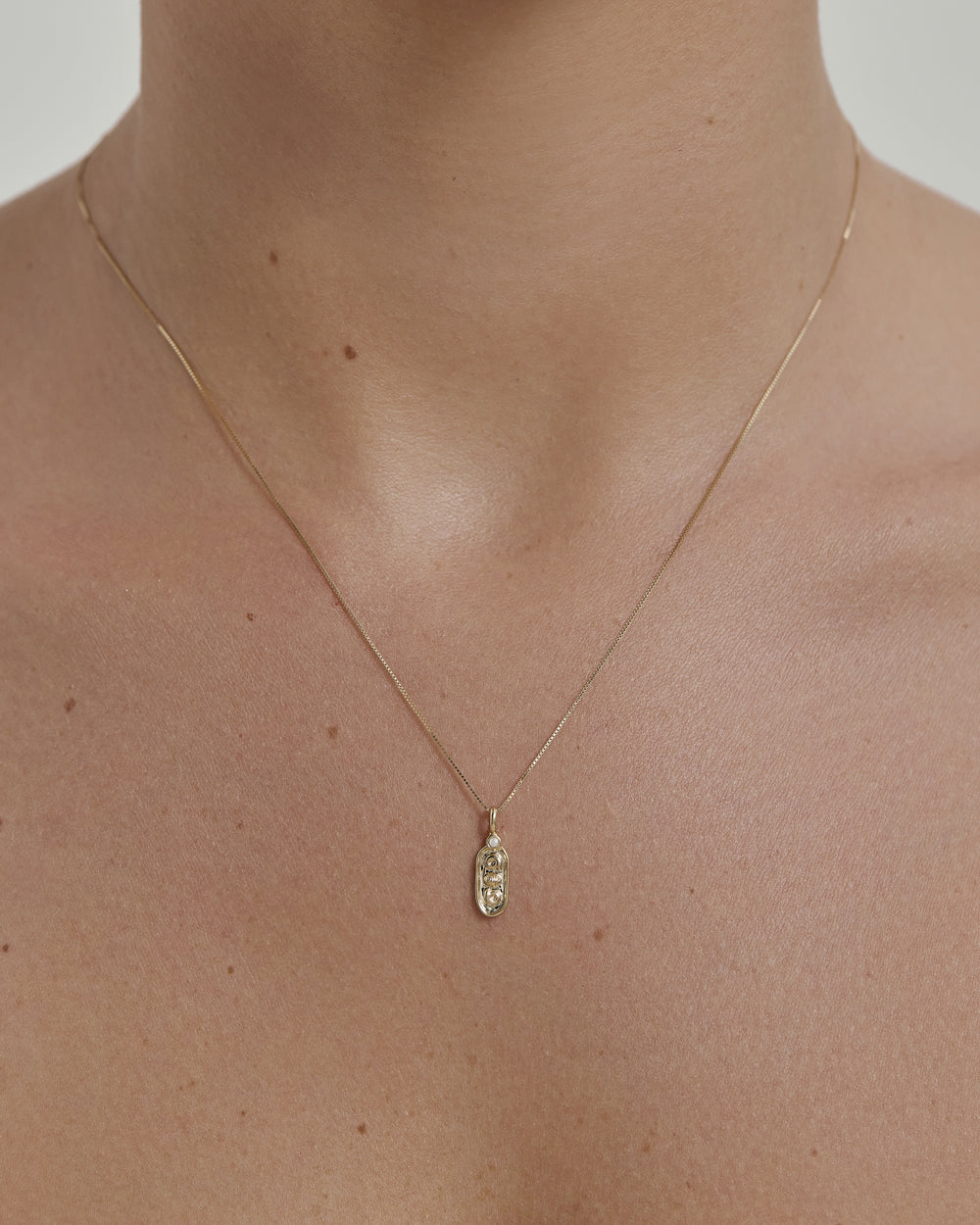 WITH THE TIDE CHARM (9K GOLD)