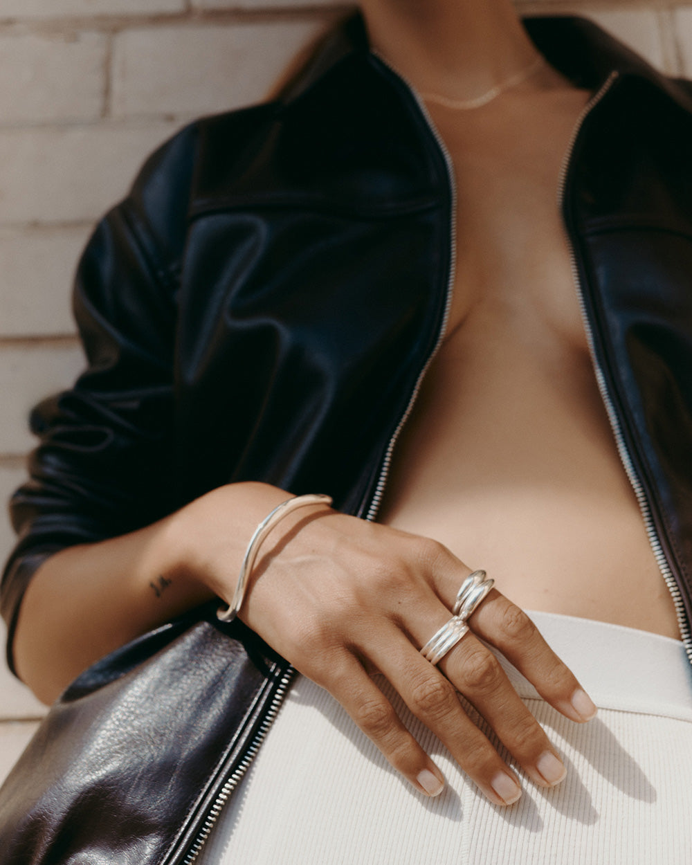 PRESENCE BANGLE (STERLING SILVER)