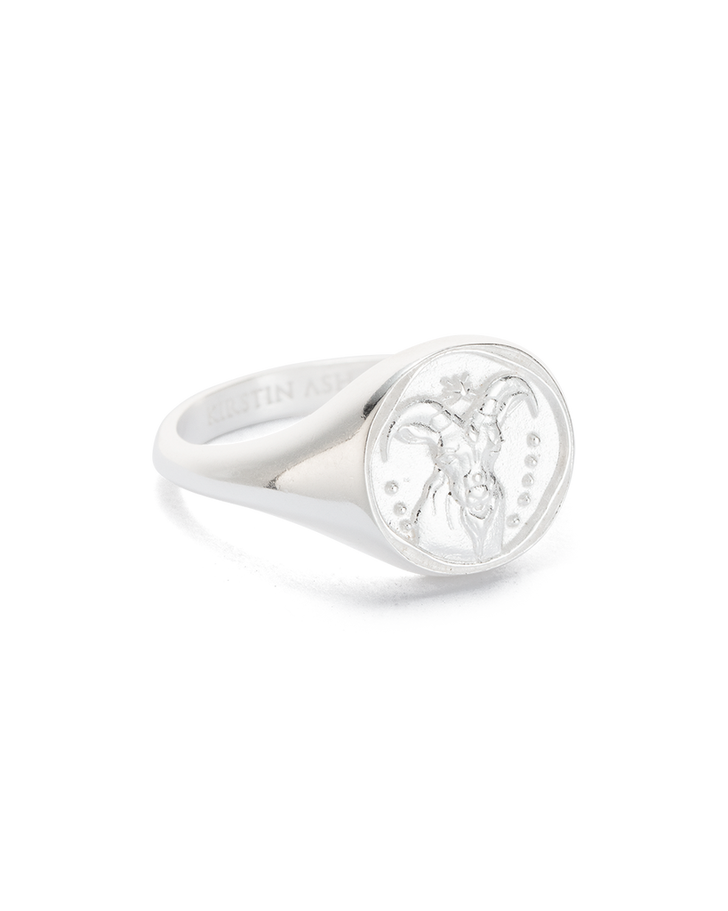 Capricorn 2025 signet ring