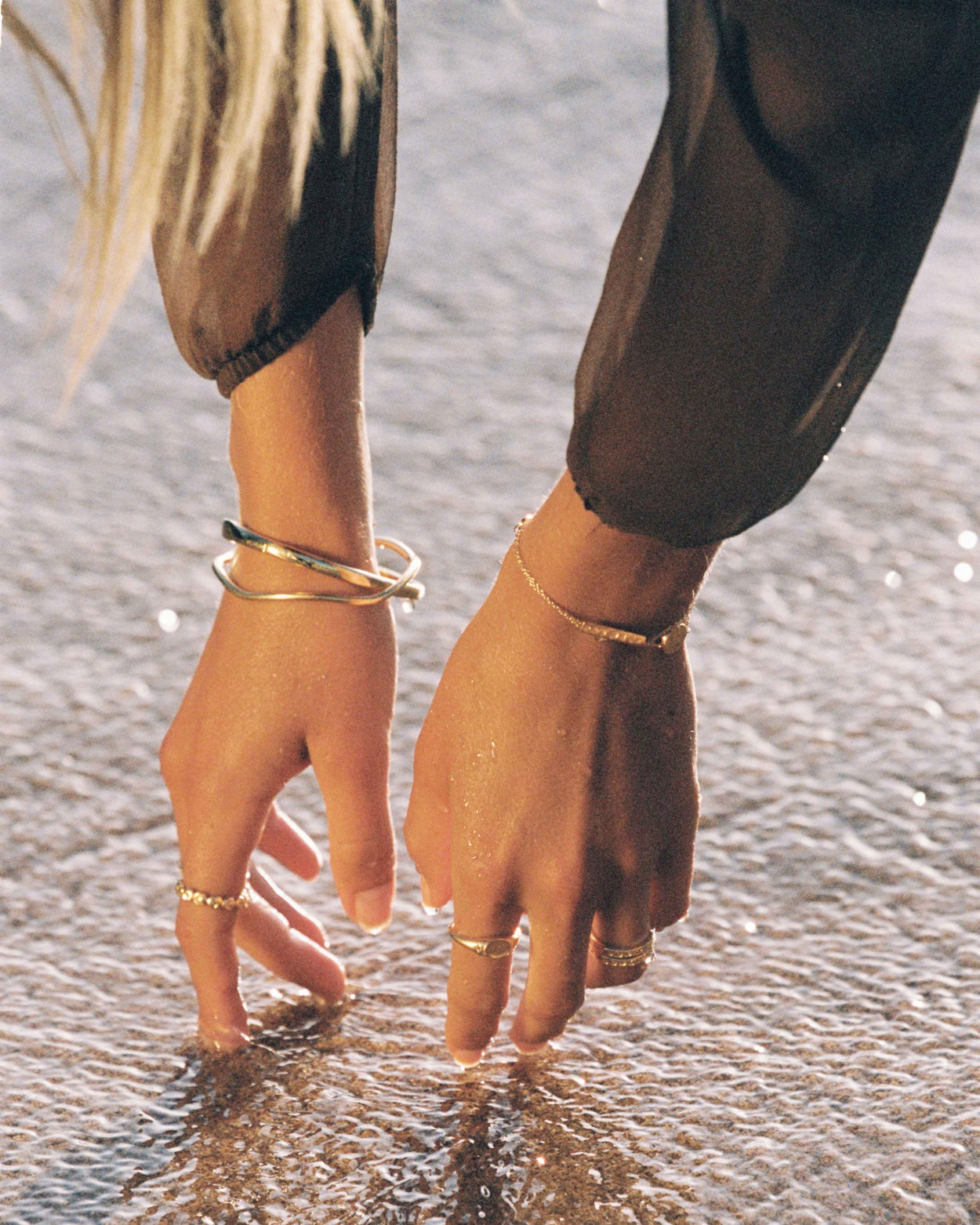 ALIGN SIGNET RING (18K GOLD VERMEIL) IMAGE 6