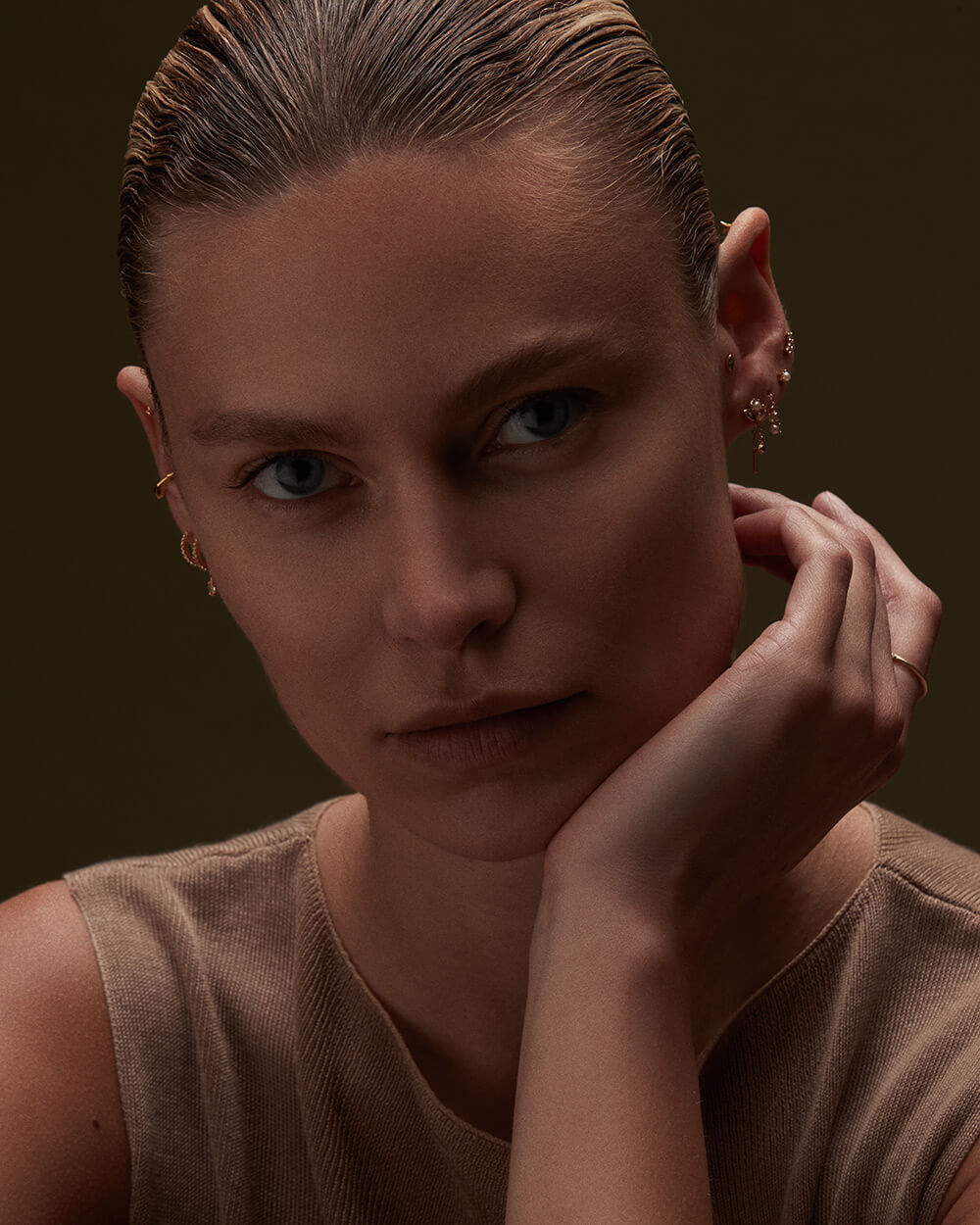 PETITE PEARL STUDS (9K GOLD) IMAGE 5