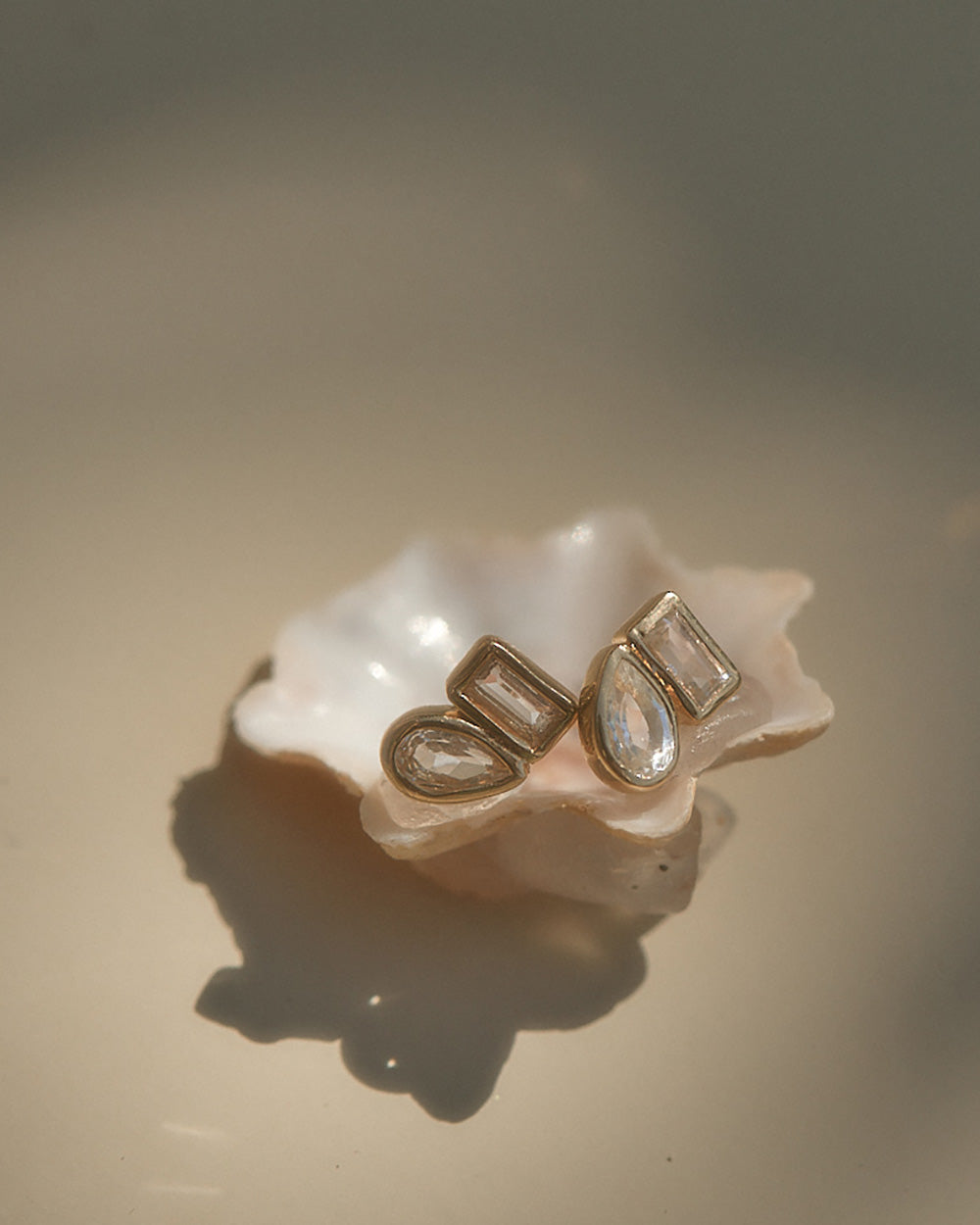 PLACE STUDS (18K GOLD PLATED)