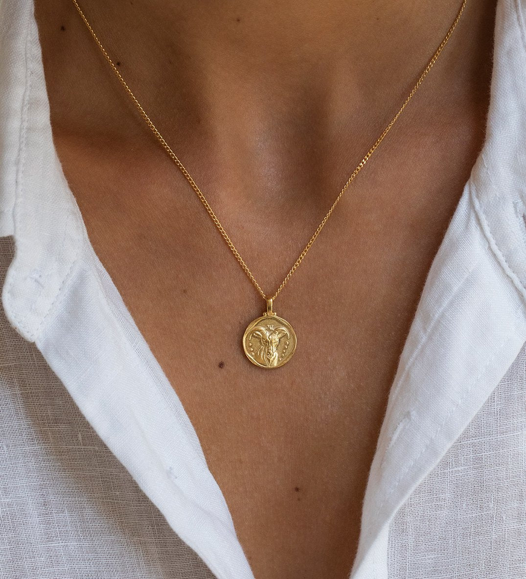 CAPRICORN ZODIAC NECKLACE (18K GOLD VERMEIL) IMAGE 2
