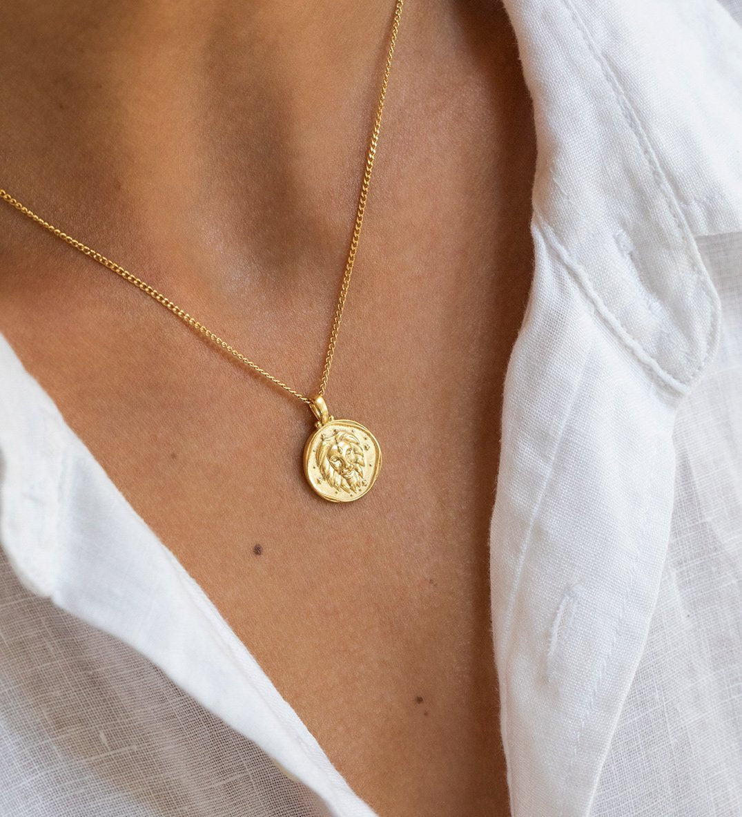 LEO ZODIAC NECKLACE (18K GOLD VERMEIL) IMAGE 2