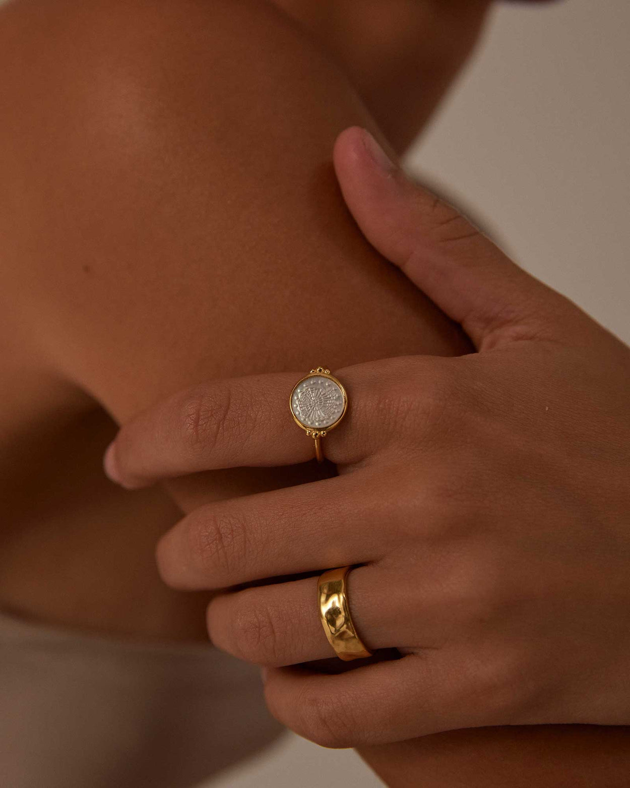 FOSSIL SHELL RING (18K GOLD VERMEIL) IMAGE 3