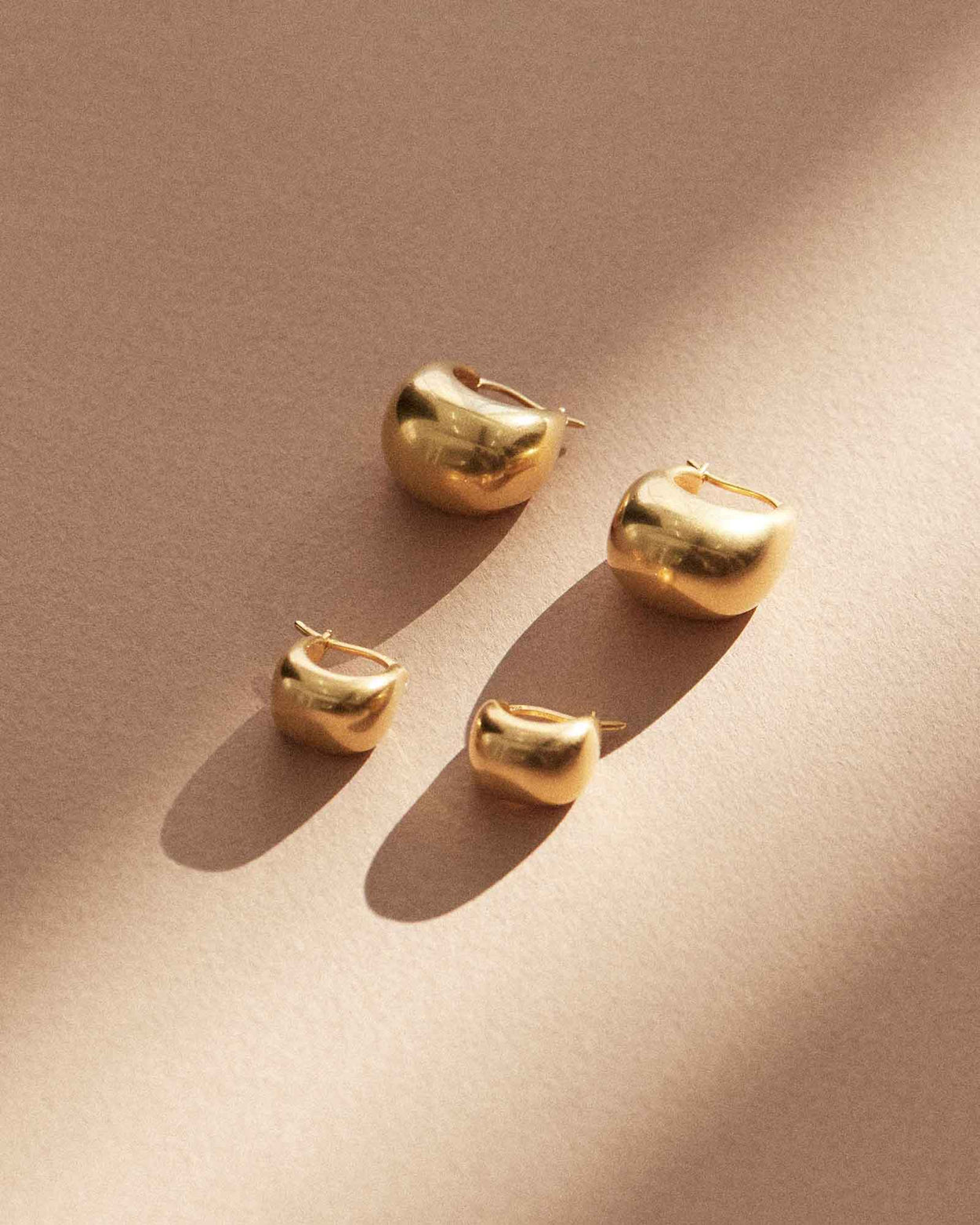 TRESOR HOOPS MEDIUM (18K GOLD PLATED) IMAGE 4