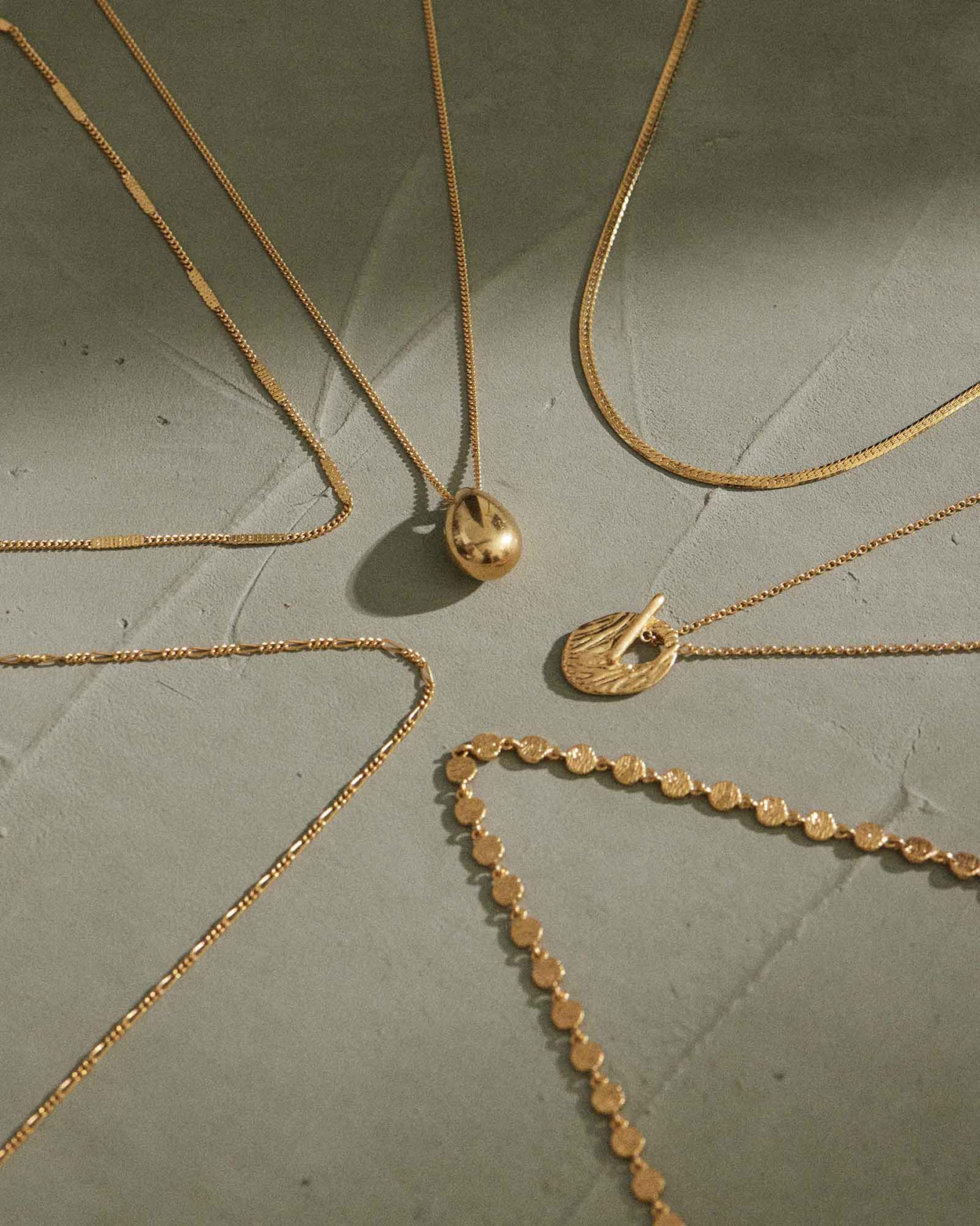 REFLECTION CHAIN NECKLACE (18K GOLD PLATED) IMAGE 4