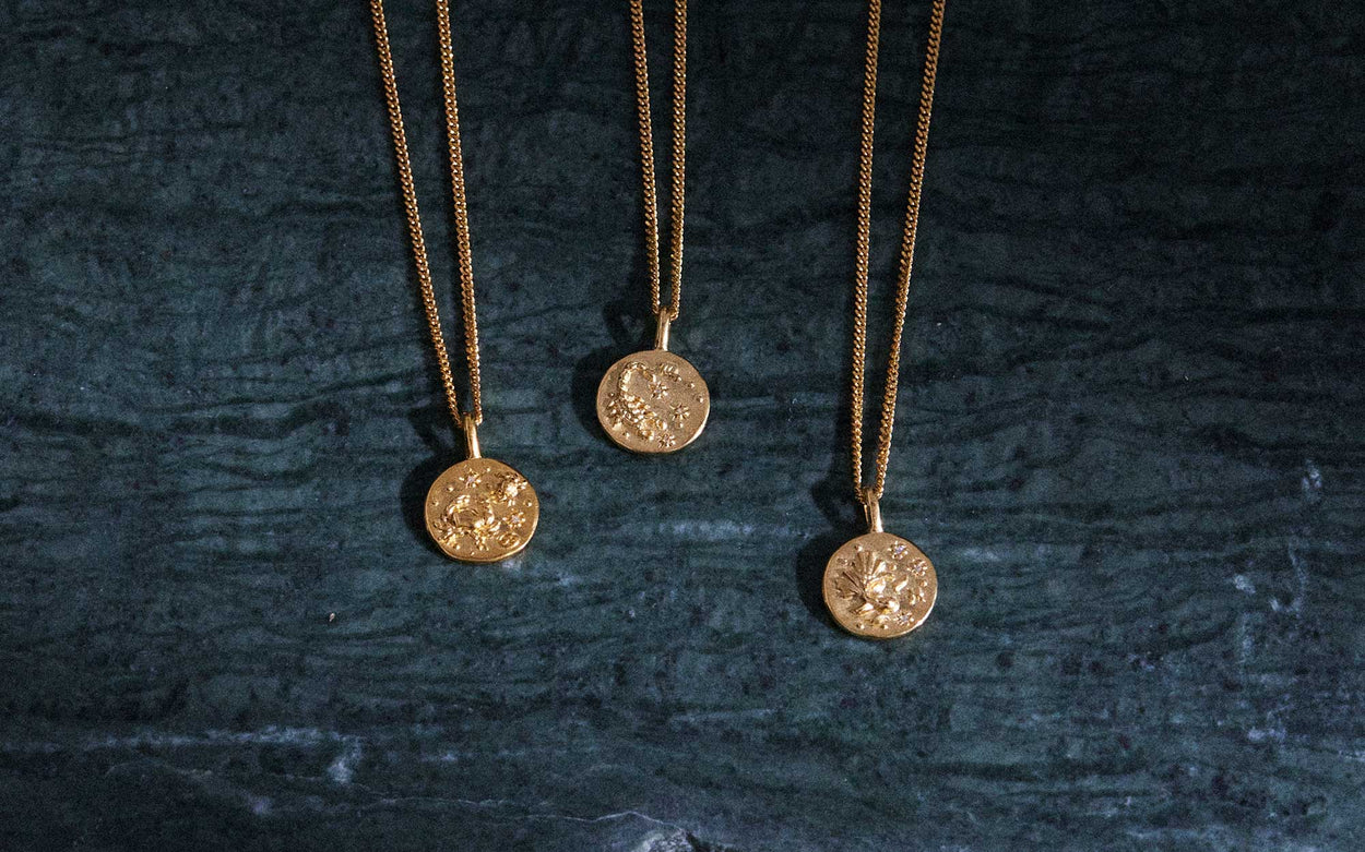 PISCES PETITE ZODIAC NECKLACE (18K GOLD VERMEIL)