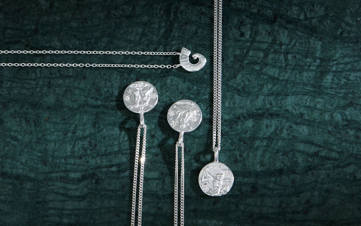 LIBRA PETITE ZODIAC NECKLACE (STERLING SILVER)