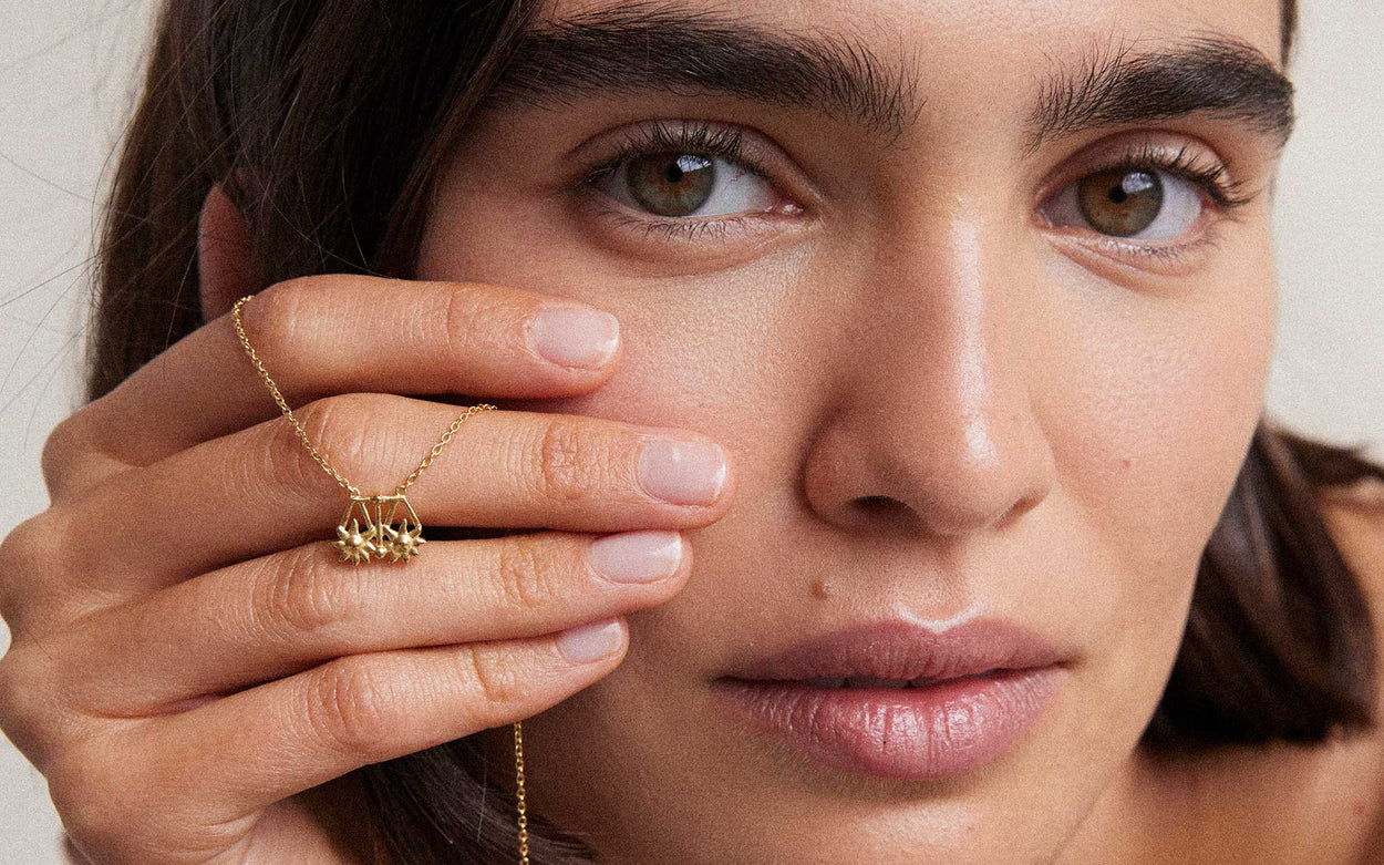 LIBRA STAR SIGN NECKLACE (18K GOLD VERMEIL) IMAGE 3