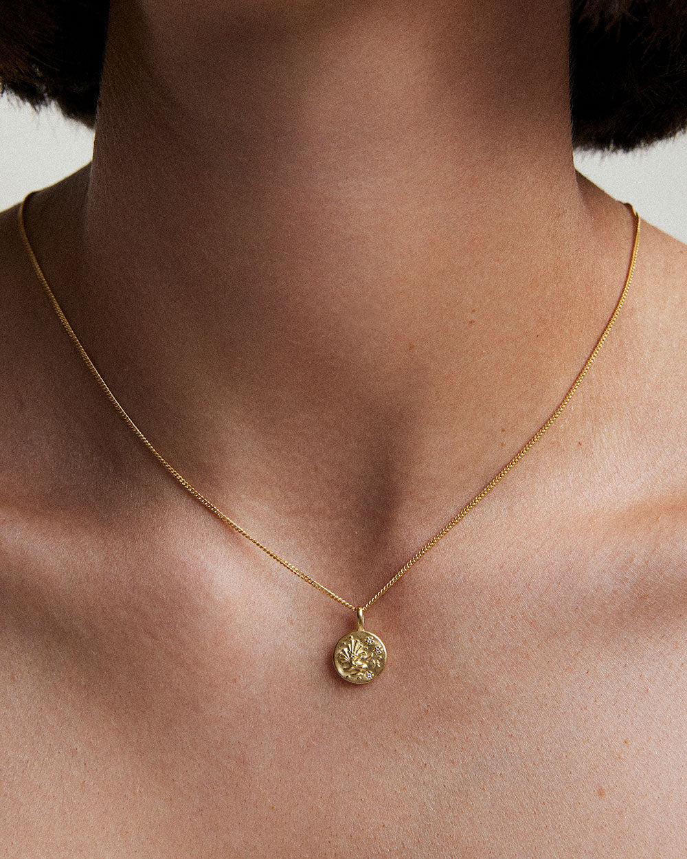 PISCES PETITE ZODIAC (18K GOLD VERMEIL) IMAGE 2