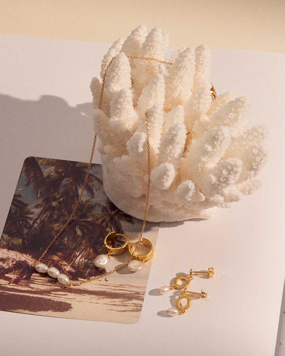 ISOLE PEARL EARRINGS (18K GOLD PLATED)