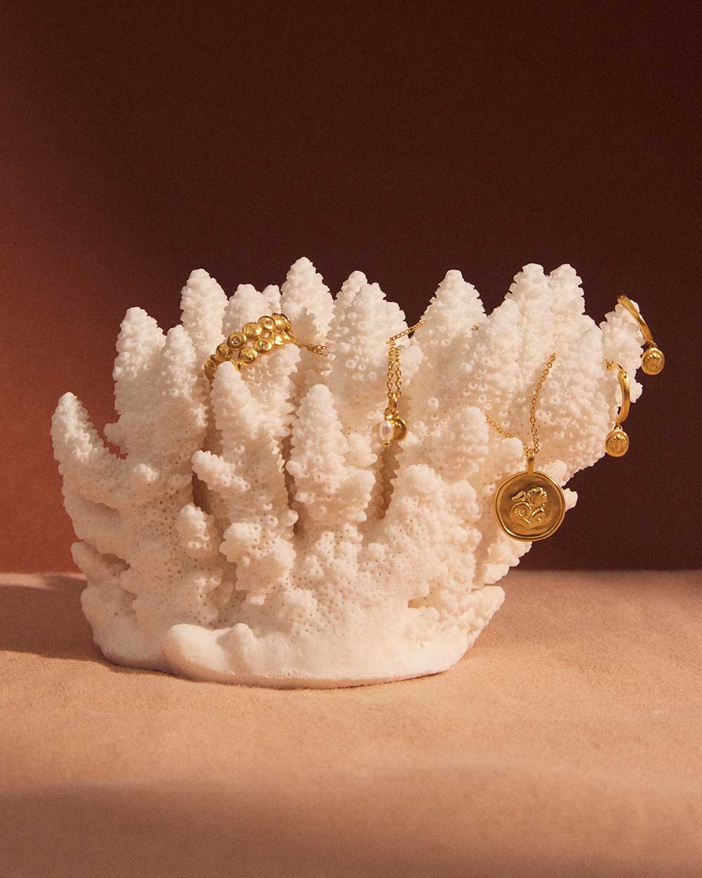 MEMOIR HOOPS (18K GOLD PLATED) IMAGE 4