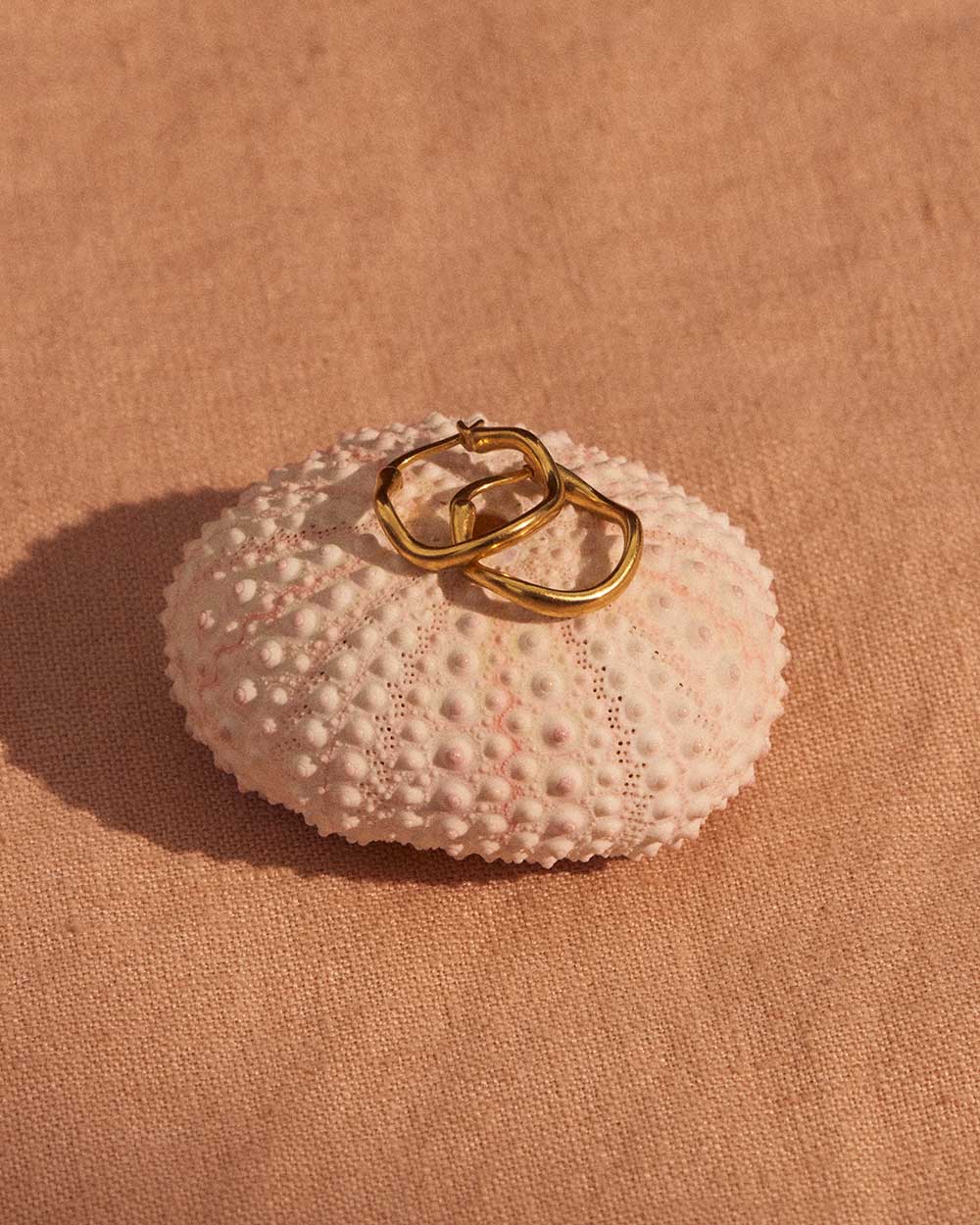 ONDA HOOPS (18K GOLD PLATED) IMAGE 4