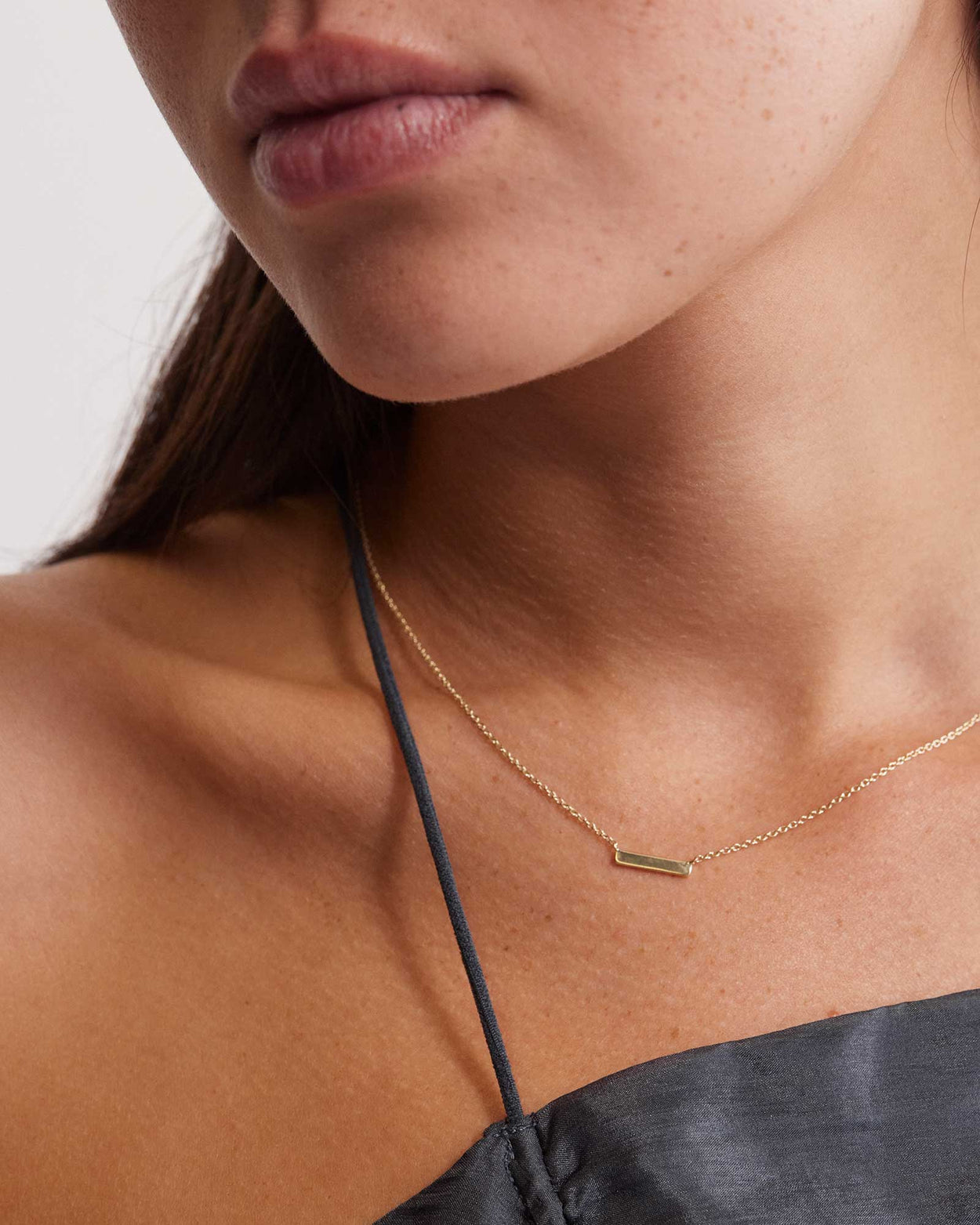 ENGRAVABLE PETITE BAR NECKLACE (9K GOLD) IMAGE 3