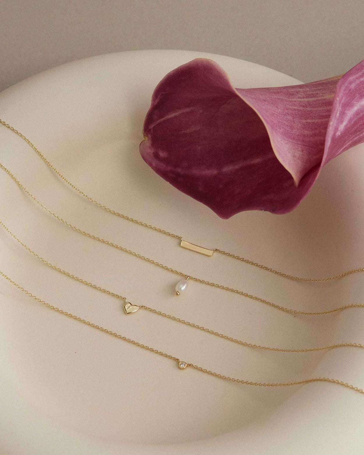 ENGRAVABLE PETITE BAR NECKLACE (9K GOLD) IMAGE 4