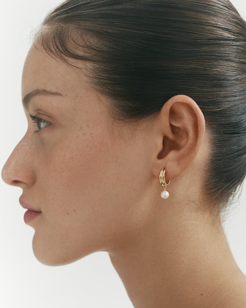 SOLACE PEARL HOOPS (18K GOLD PLATED) IMAGE 5