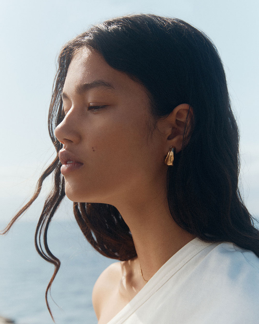 FLOAT OVERSIZED STUDS (18K GOLD PLATED) IMAGE 2