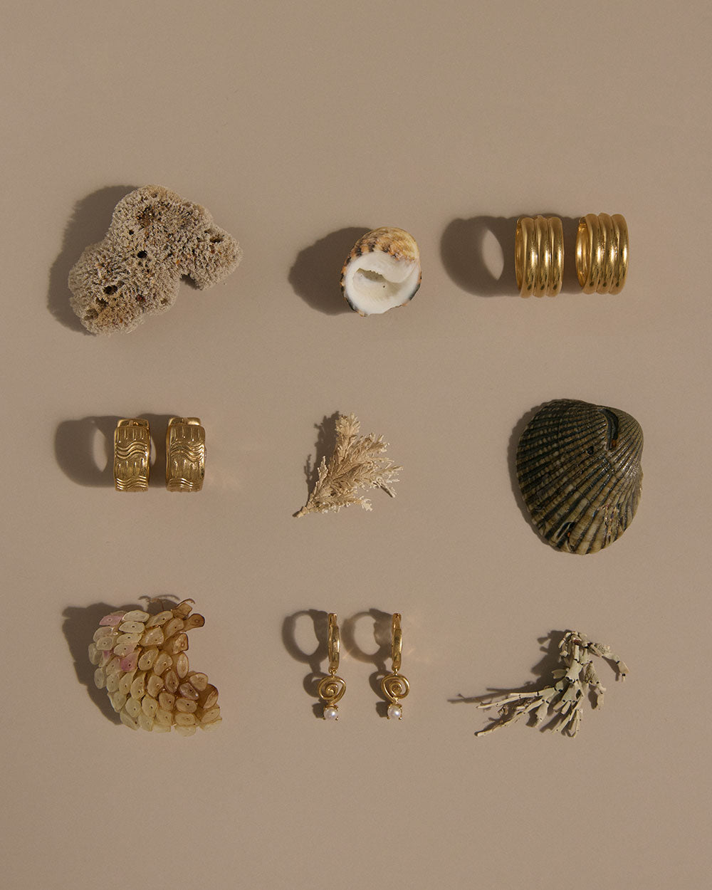 SWEET ESCAPE HOOPS (18K GOLD PLATED) IMAGE 3