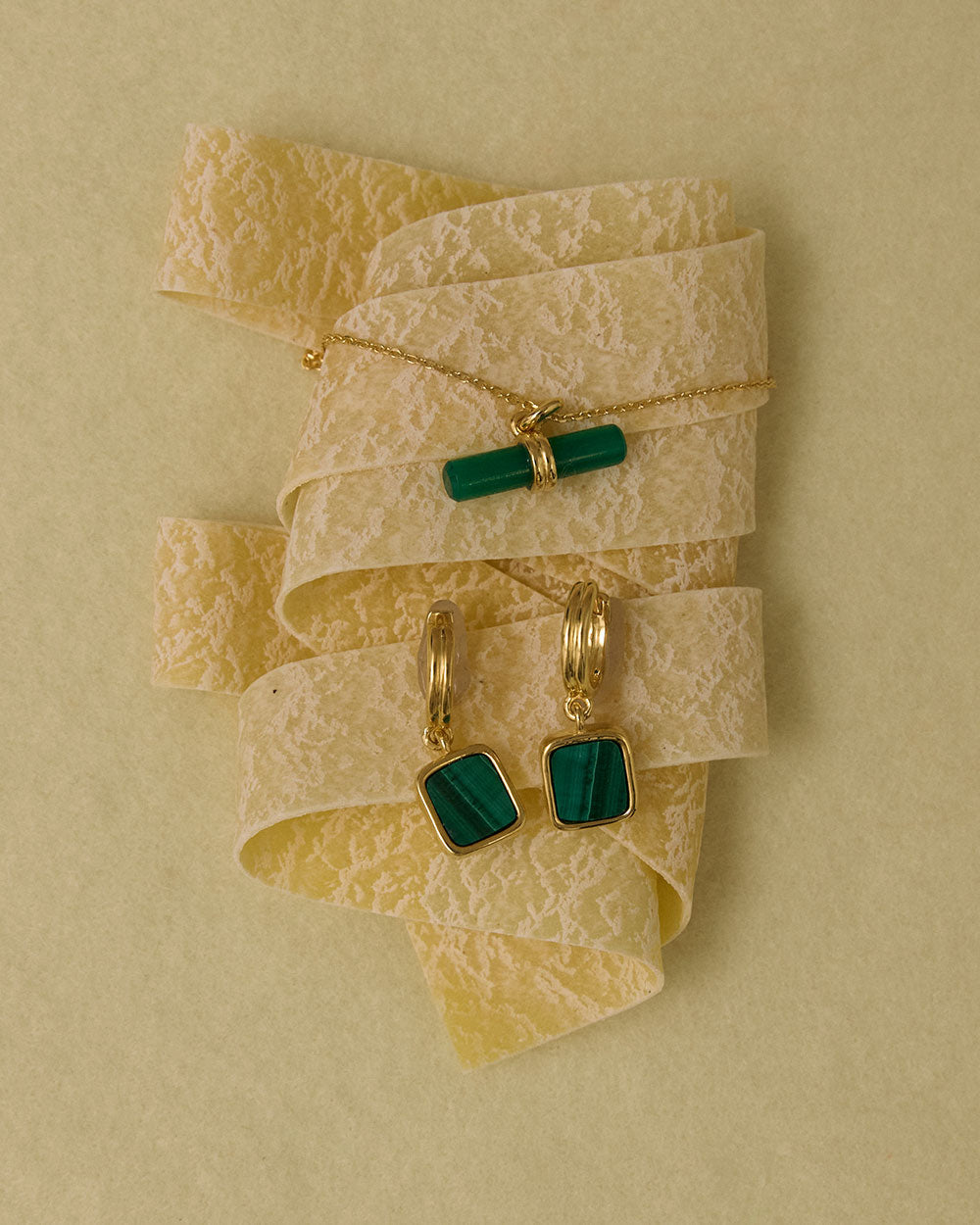 MALACHITE HOOPS (18K GOLD PLATED) IMAGE 3