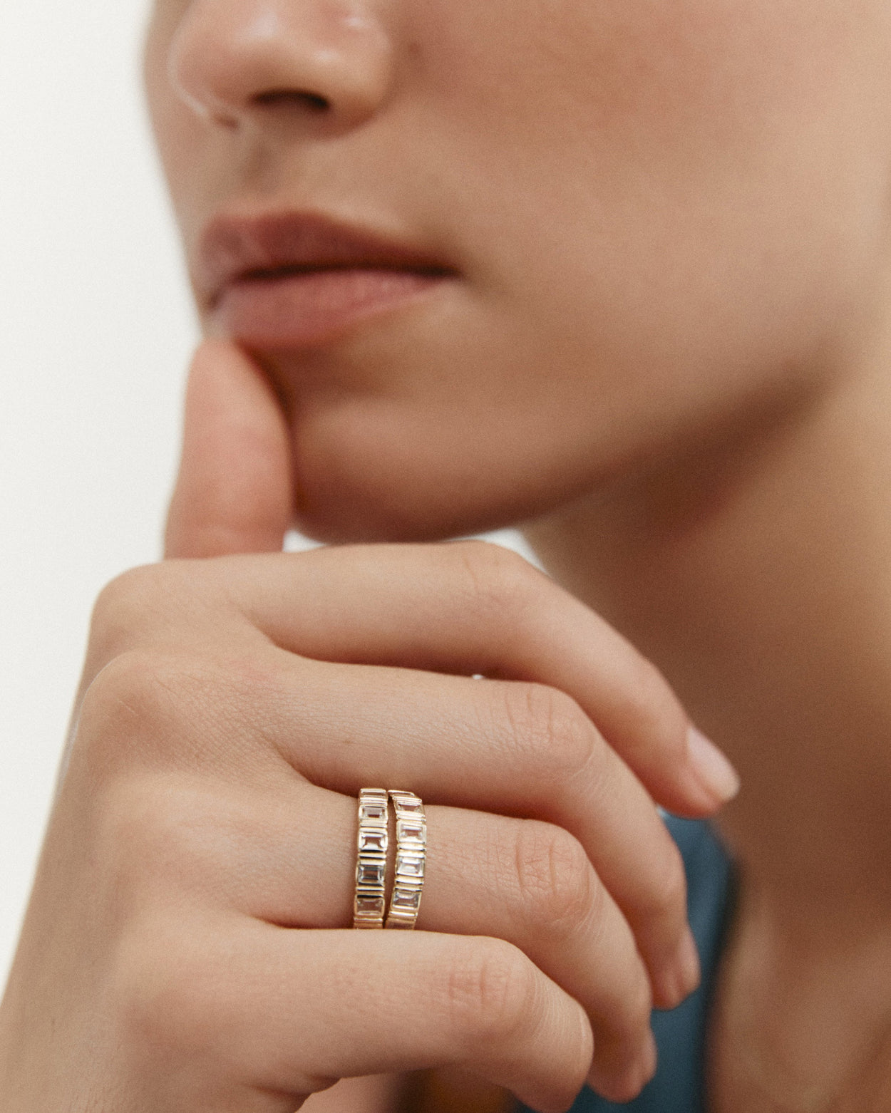 ELYSIUM BAGUETTE SAPPHIRE RING (GOLD) IMAGE 3