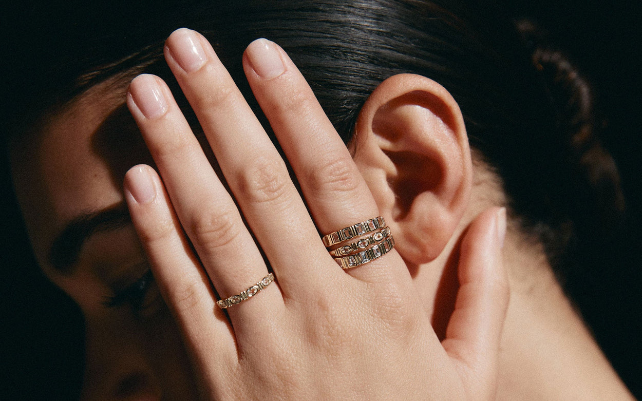 ELYSIUM BAGUETTE SAPPHIRE RING (GOLD) IMAGE 5