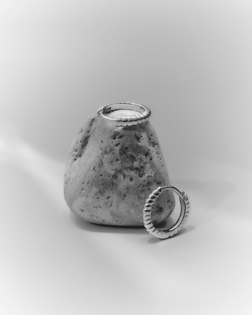 ELEMENTAL FINE HUGGIES (STERLING SILVER) IMAGE 3