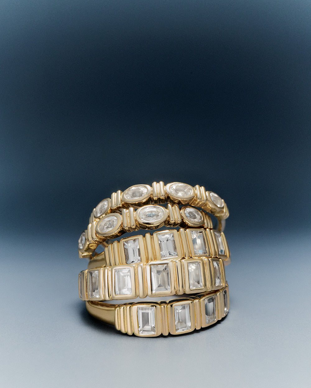 ELYSIUM BAGUETTE SAPPHIRE RING (GOLD) IMAGE 2