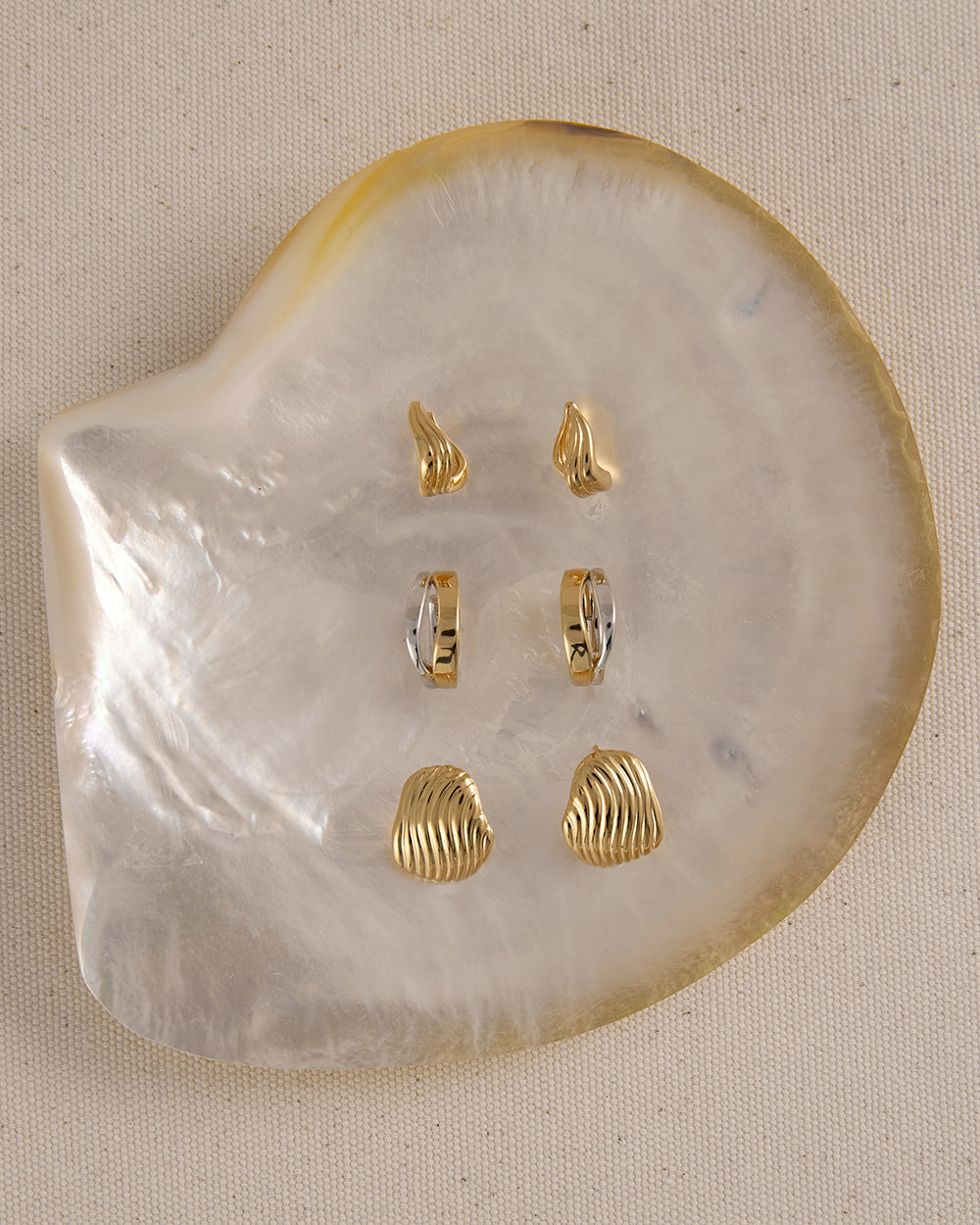 RISE OVERSIZED STUDS (18K GOLD PLATED) IMAGE 4