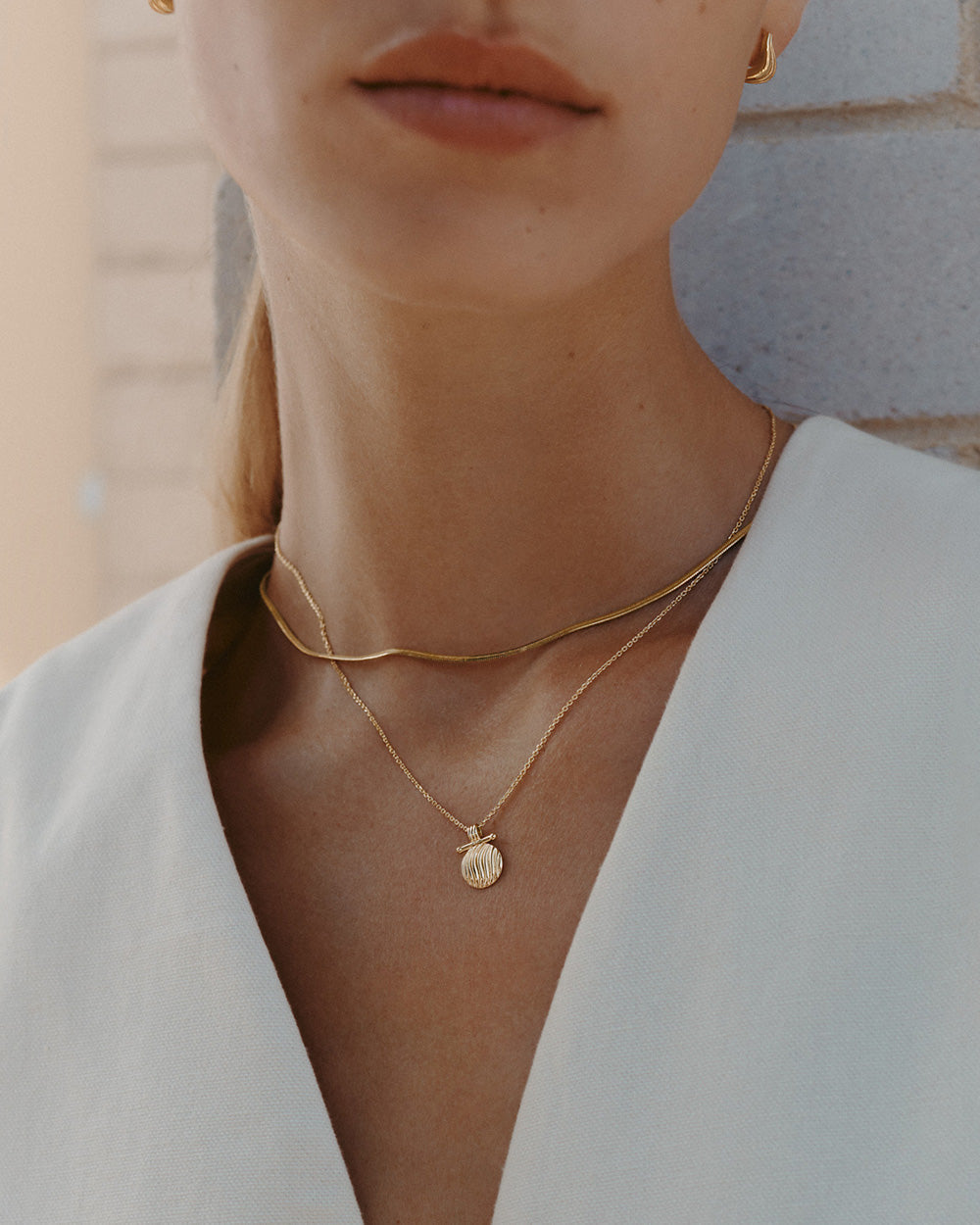 RISE COIN NECKLACE (18K GOLD VERMEIL) IMAGE 2