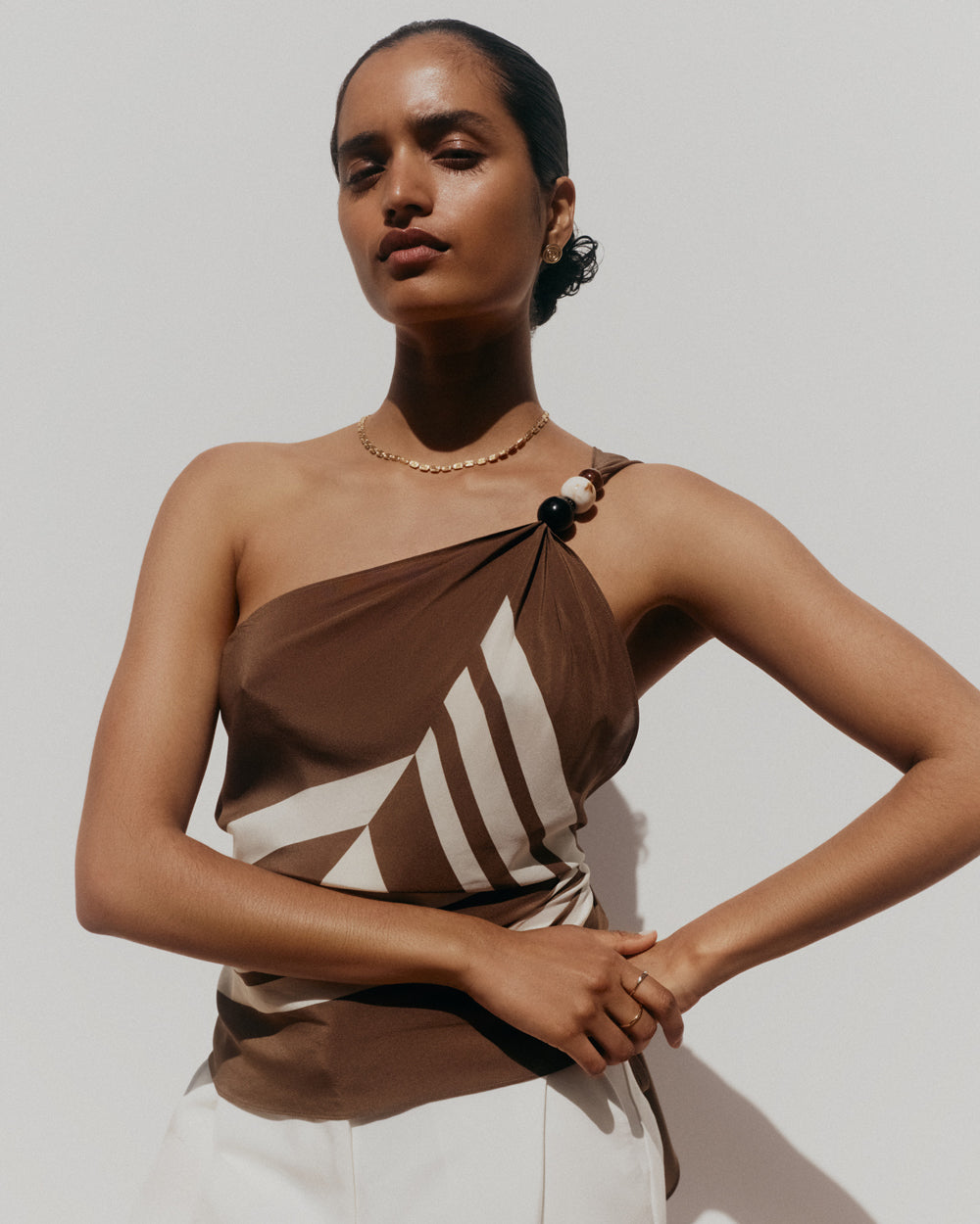 TEMPO OVERSIZED STUDS (18K GOLD PLATED) IMAGE 6