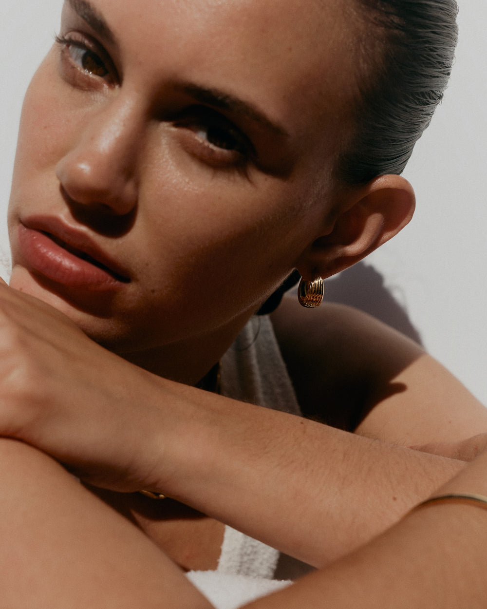 MONDO HOOPS (18K GOLD PLATED) IMAGE 2