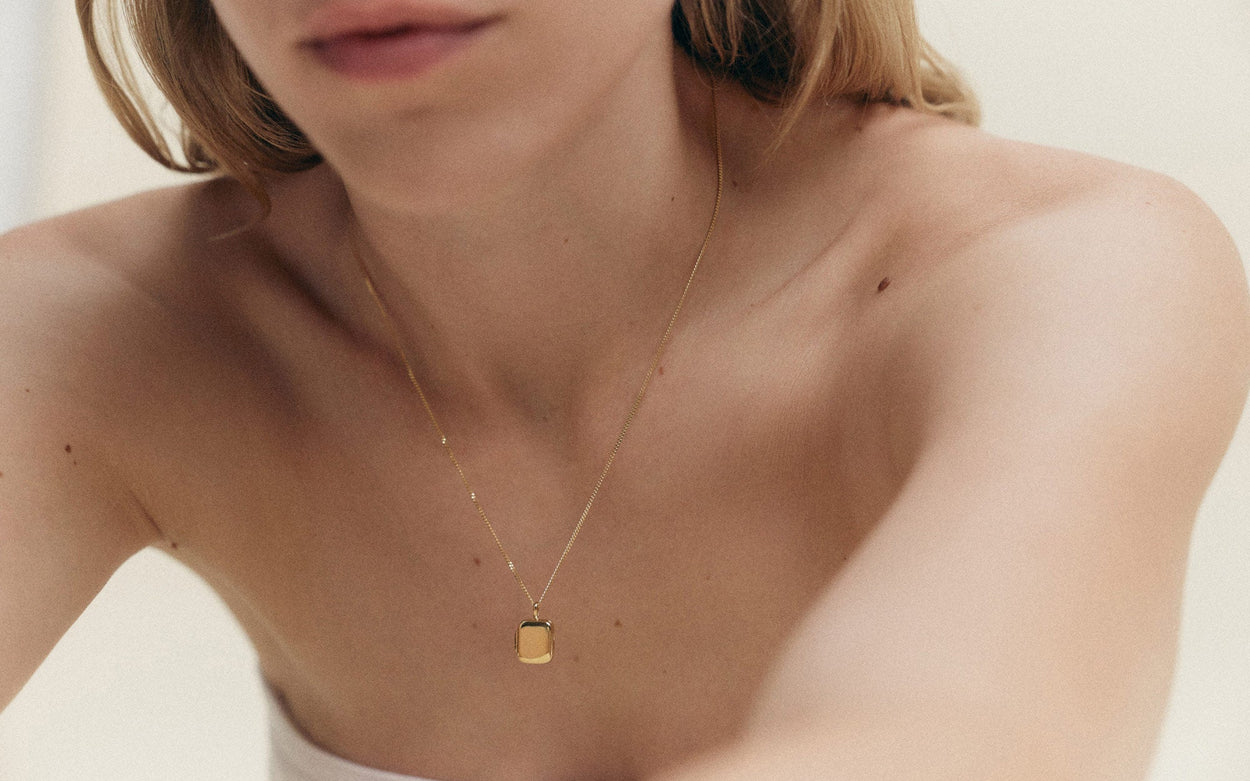 VERA LOCKET (18K GOLD VERMEIL)