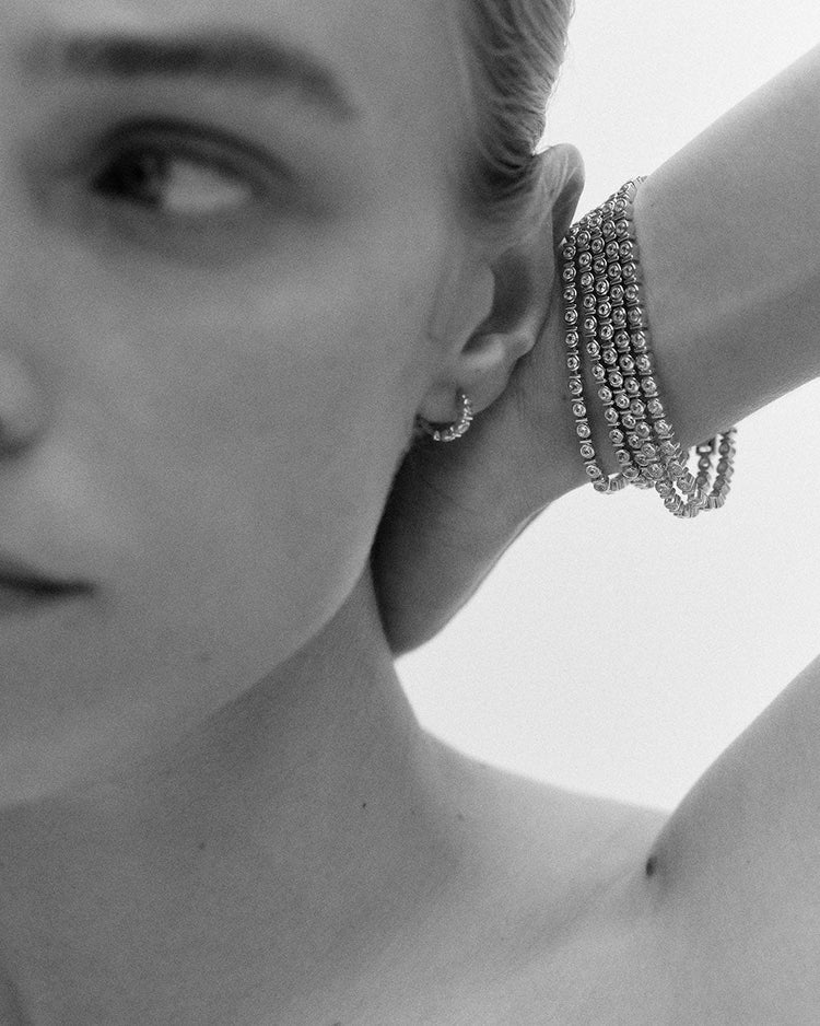 VALE TENNIS HUGGIES (STERLING SILVER)