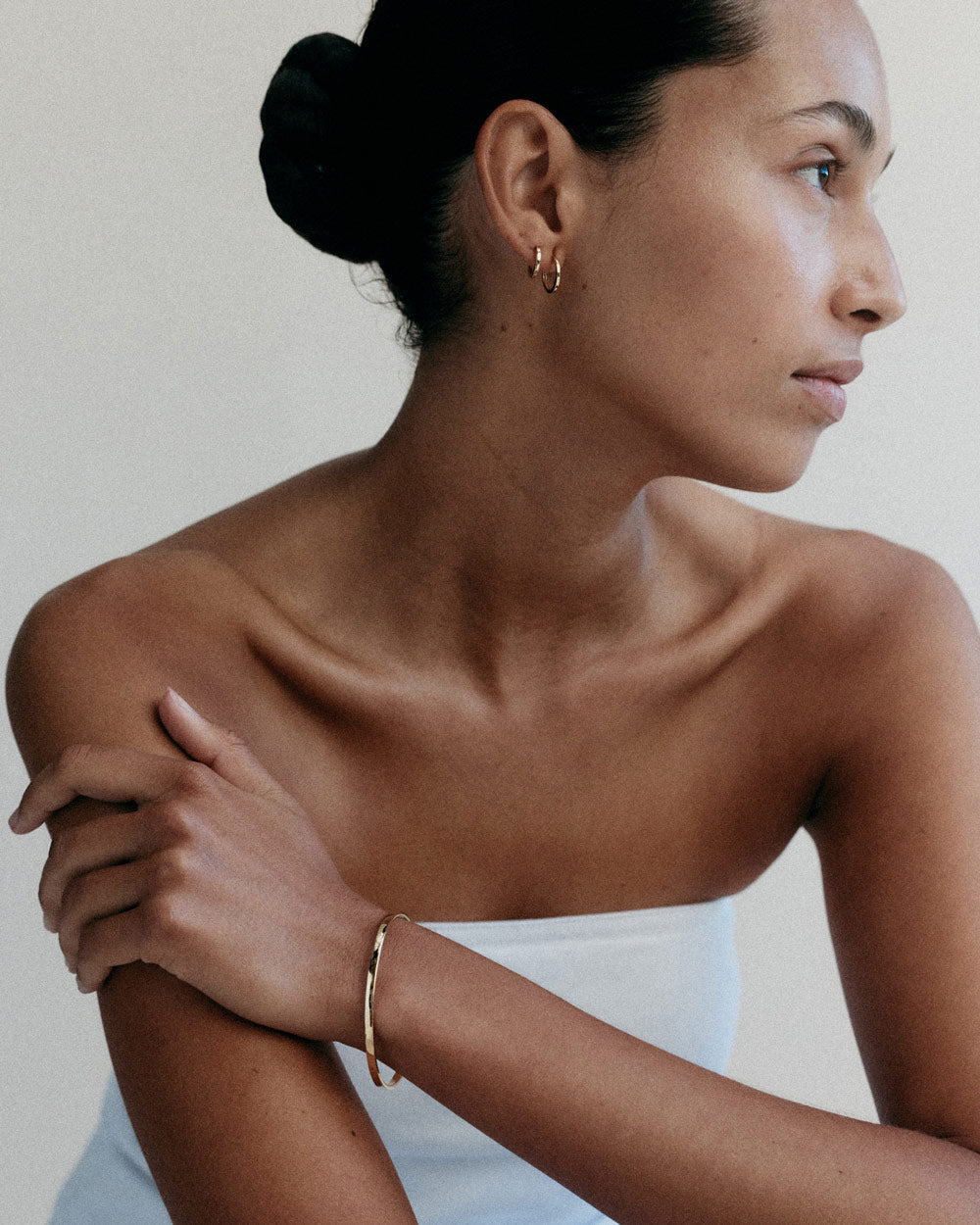 CONTOUR BANGLE (18K GOLD PLATED)