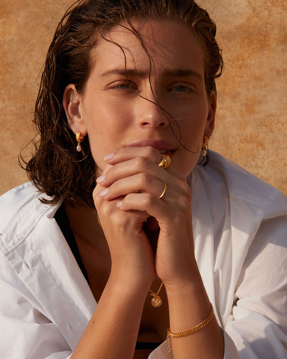 ISOLE PEARL HOOPS (18K GOLD PLATED) IMAGE 3