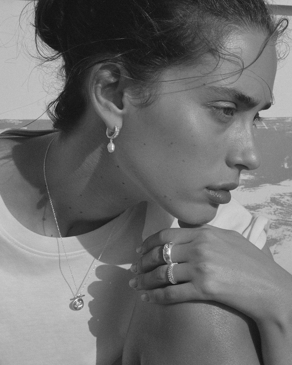 ISOLE PEARL HOOPS (STERLING SILVER) IMAGE 2