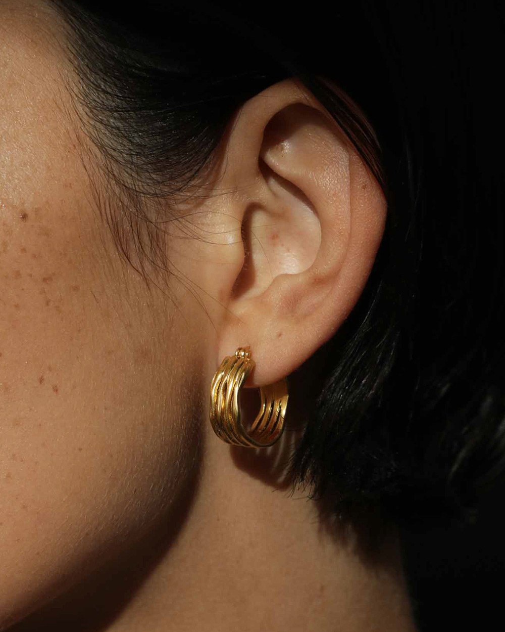 BOTANICA HOOPS (18K GOLD PLATED) IMAGE 2