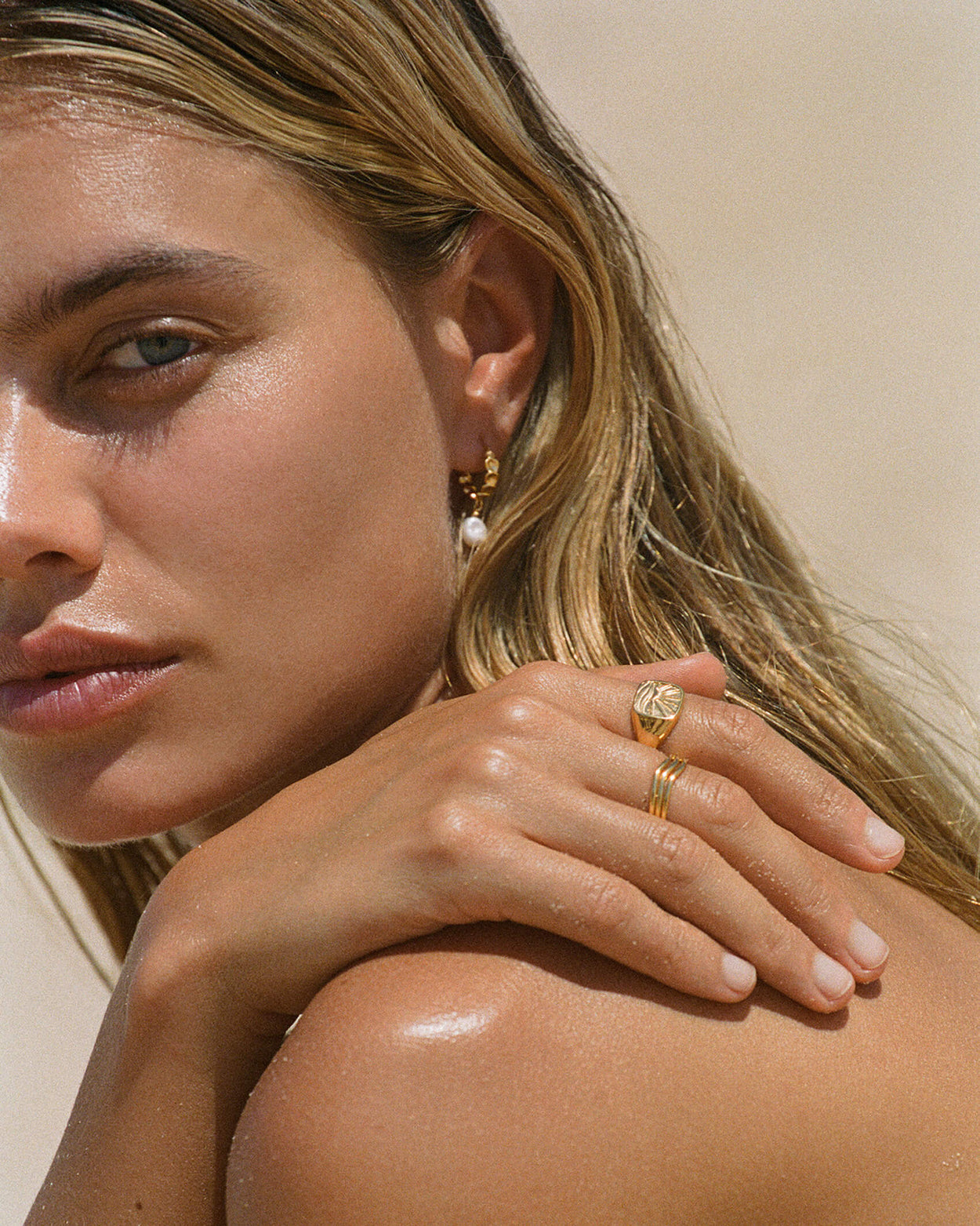 VACATION HOOPS (18K GOLD PLATED) IMAGE 2