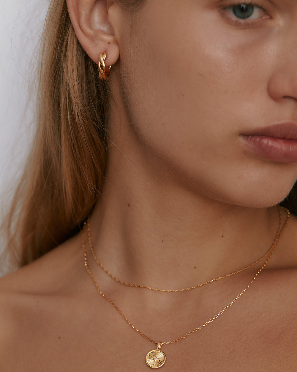 IDLE HOOPS (18K GOLD PLATED)