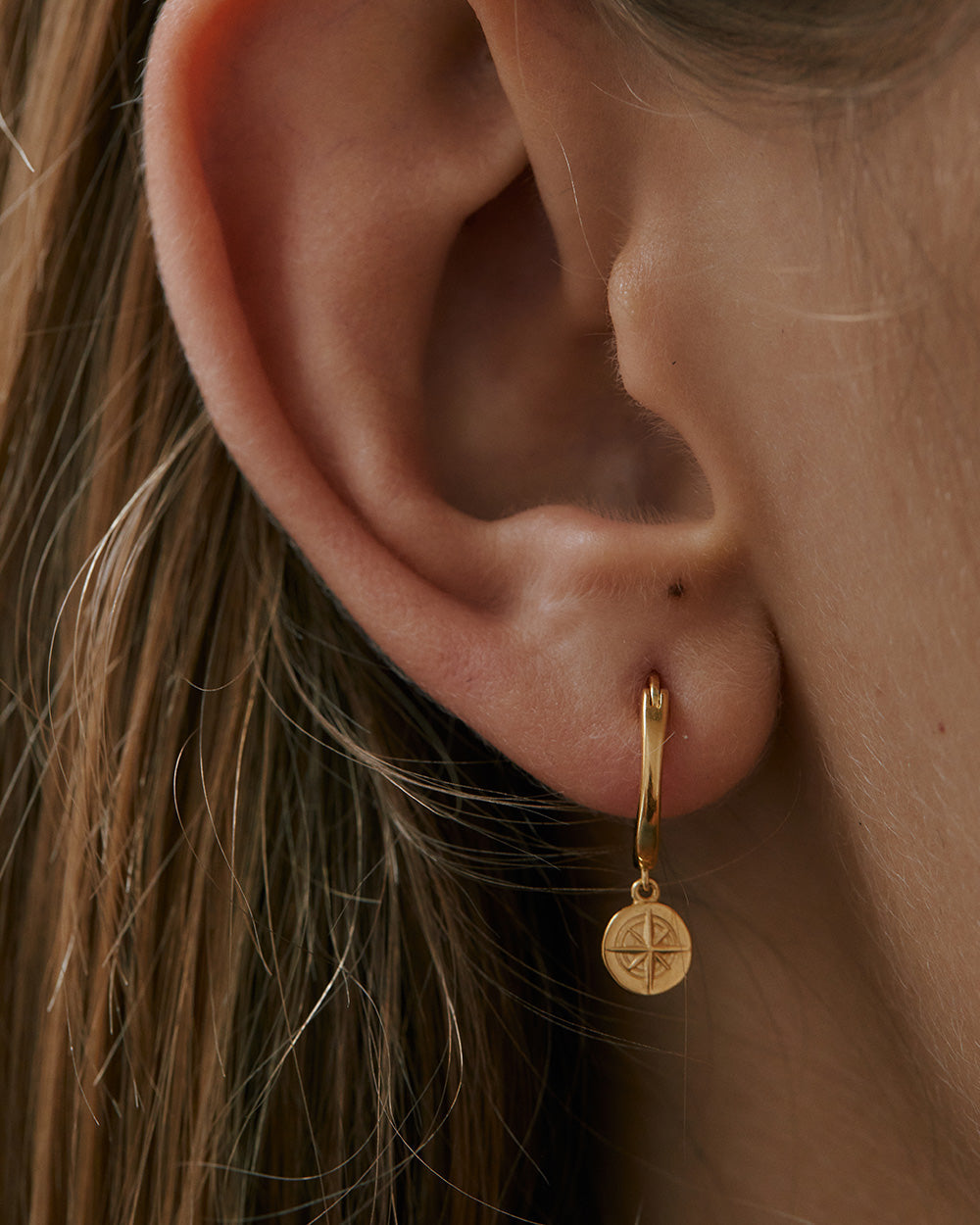 WANDER HOOPS (18K GOLD PLATED) IMAGE 3