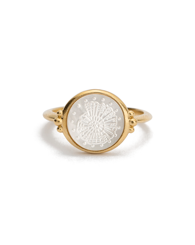 FOSSIL SHELL RING (18K GOLD VERMEIL) IMAGE 1